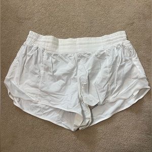 Lululemon Hotty Hot High-Rise Lined Short 2.5"